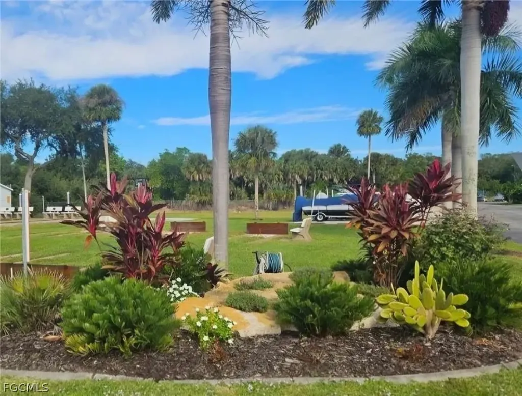 9 Pearl Drive Naples FL 34114