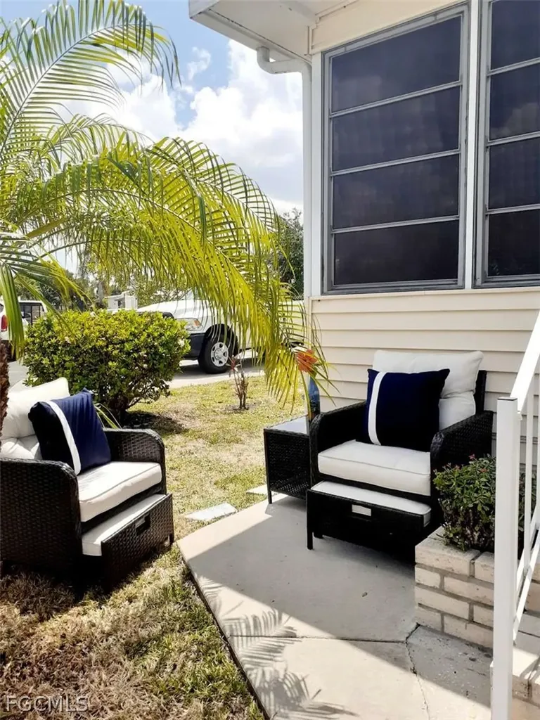 9 Pearl Drive Naples FL 34114