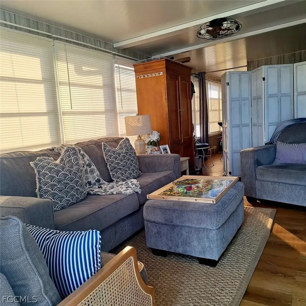 9 Pearl Drive Naples FL 34114