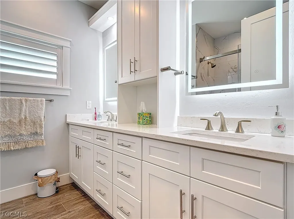 750 Periwinkle Way Sanibel FL 33957