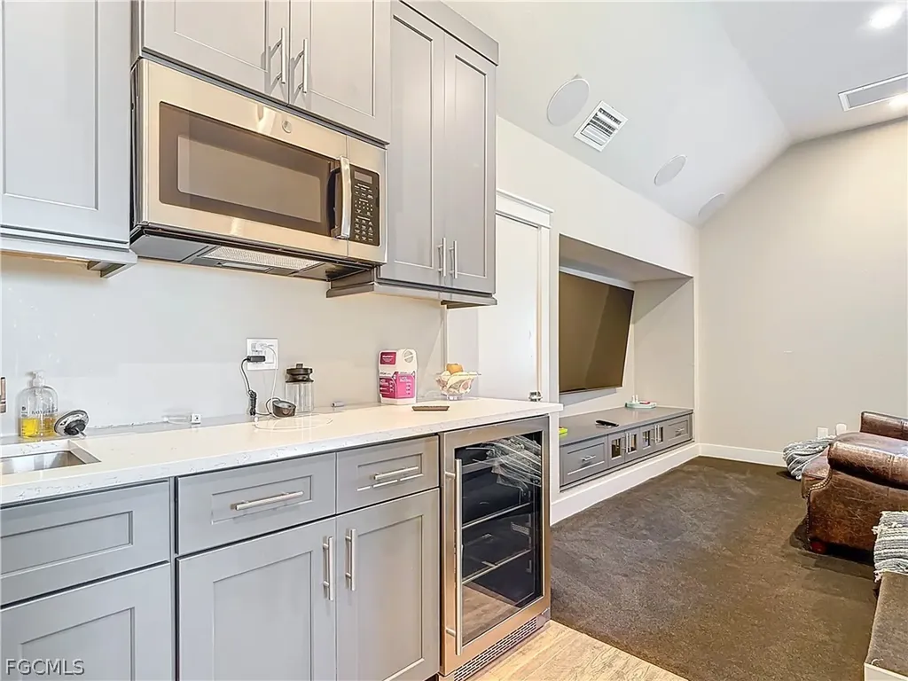 750 Periwinkle Way Sanibel FL 33957