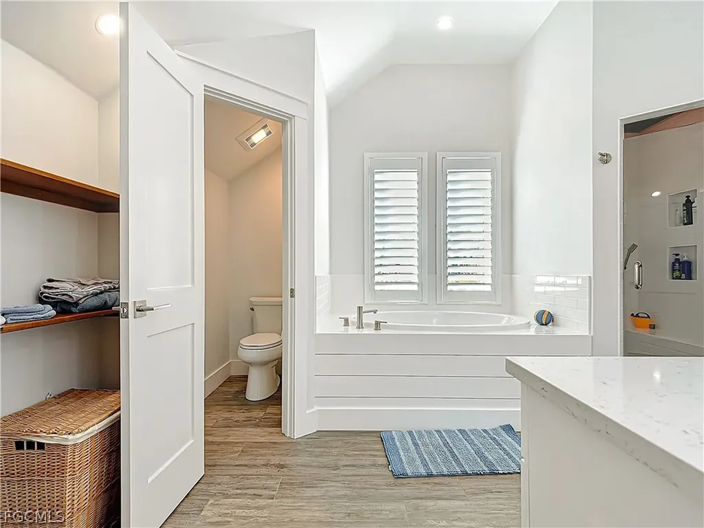 750 Periwinkle Way Sanibel FL 33957