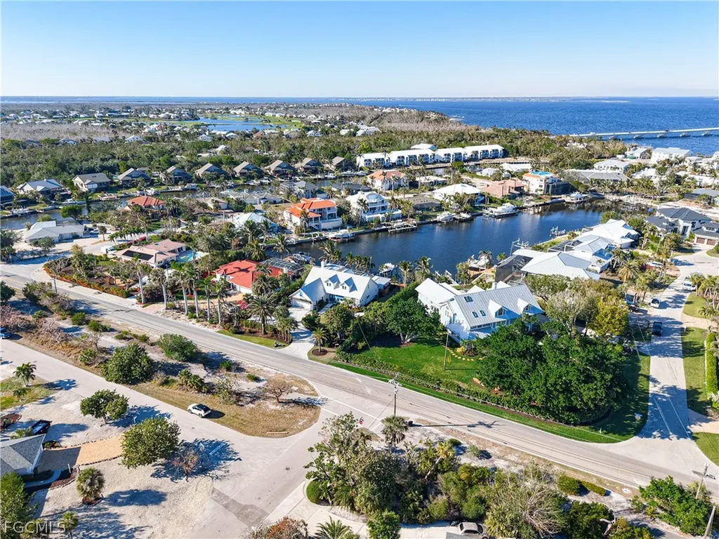 750 Periwinkle Way Sanibel FL 33957