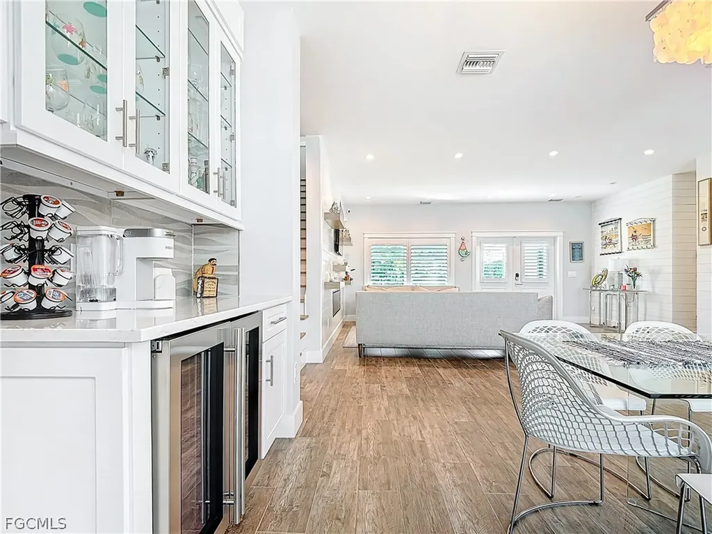 750 Periwinkle Way Sanibel FL 33957
