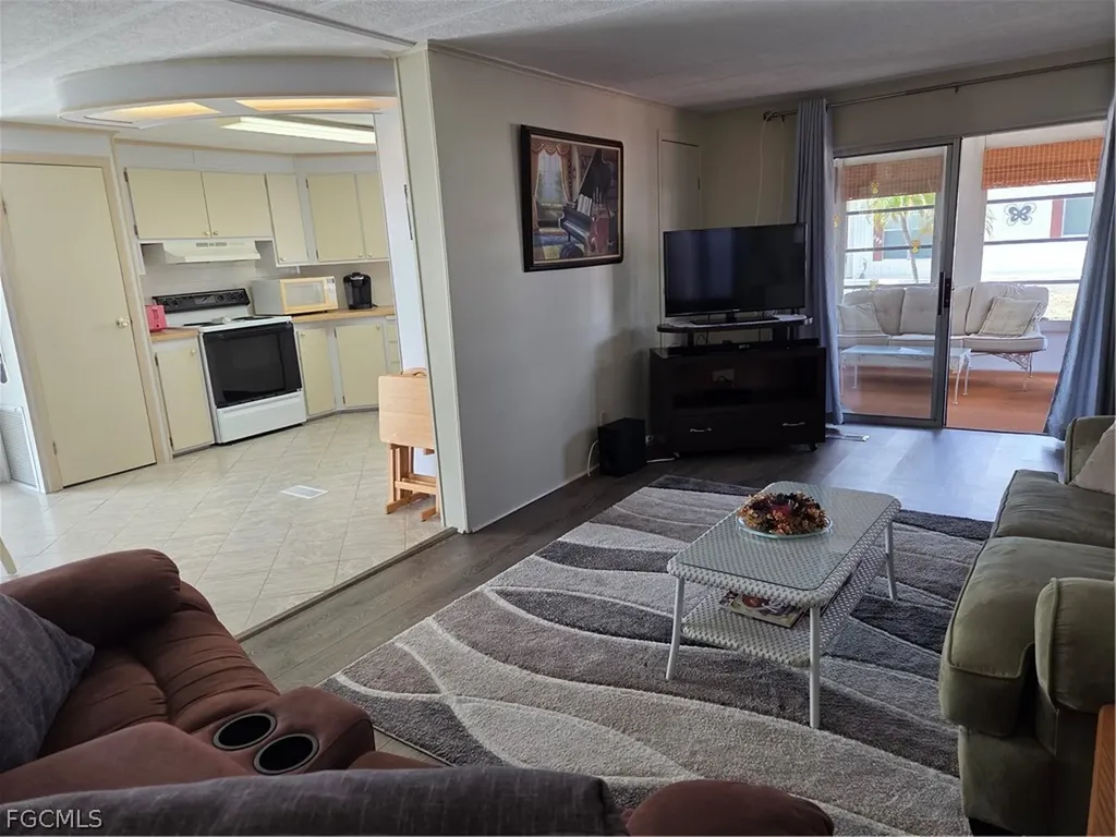 561 Winning Way North Fort Myers FL 33917