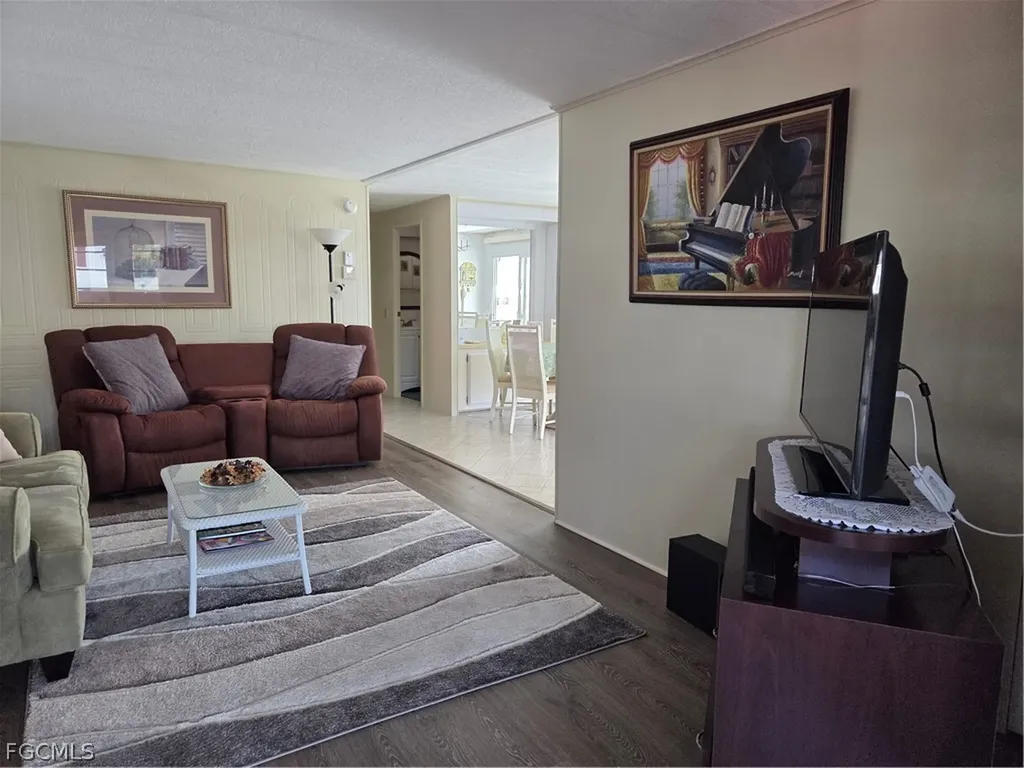 561 Winning Way North Fort Myers FL 33917