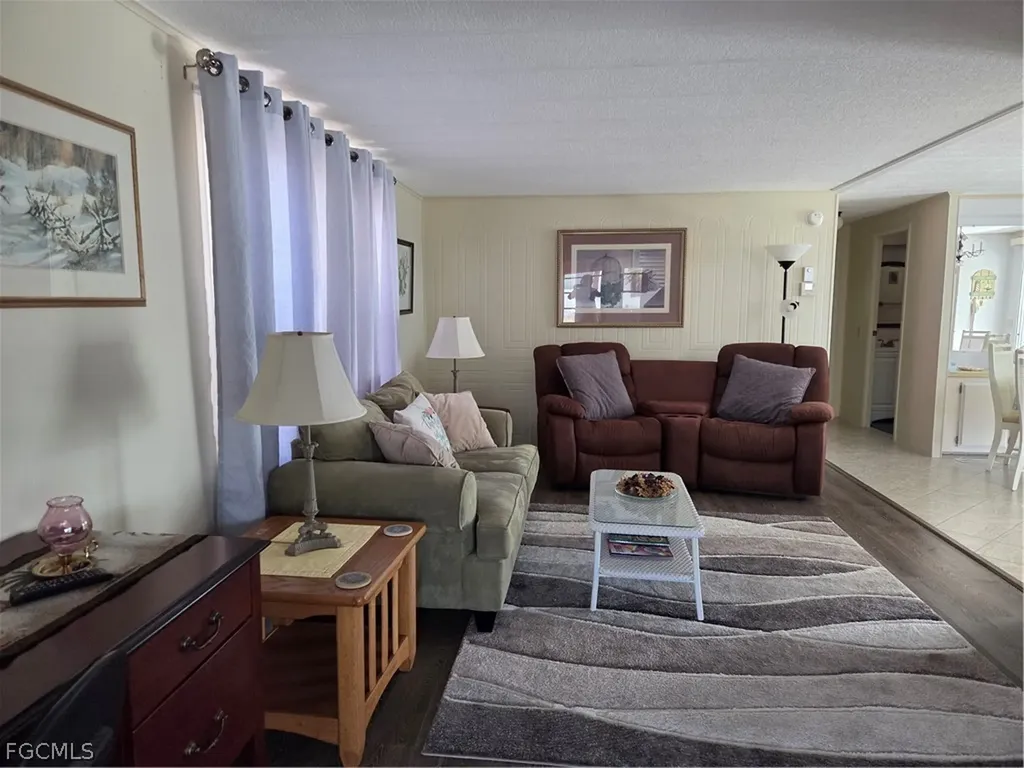 561 Winning Way North Fort Myers FL 33917