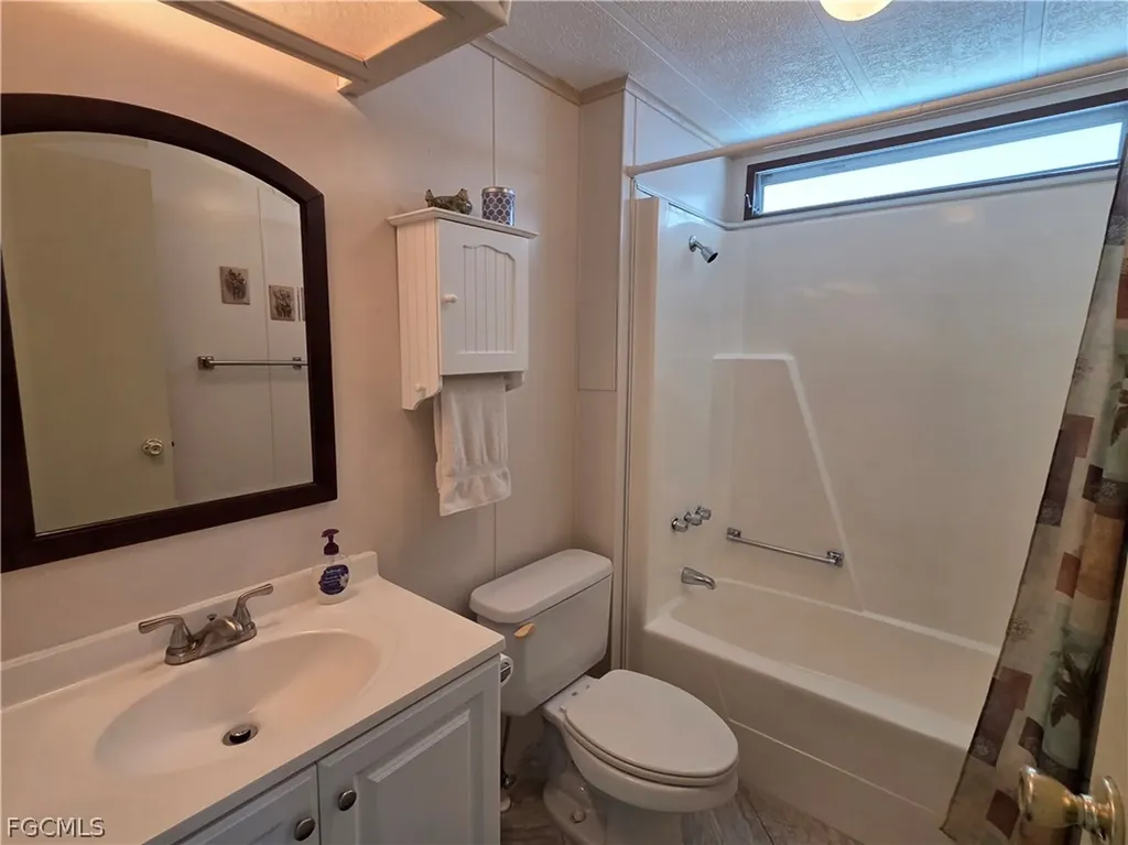 561 Winning Way North Fort Myers FL 33917