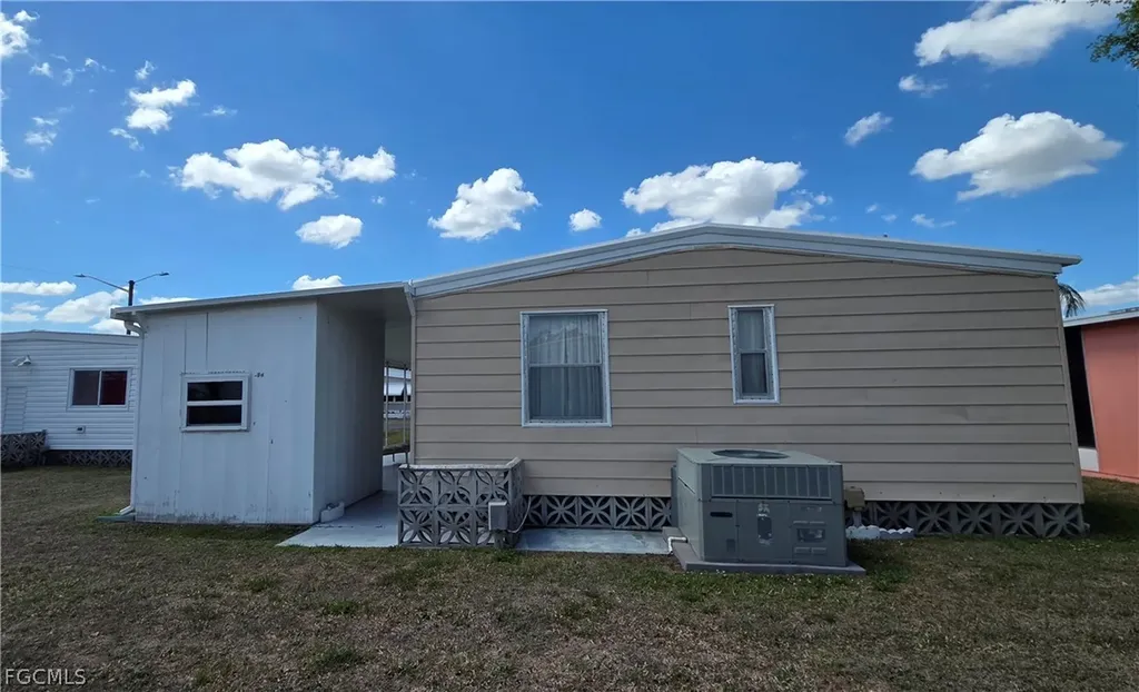 561 Winning Way North Fort Myers FL 33917