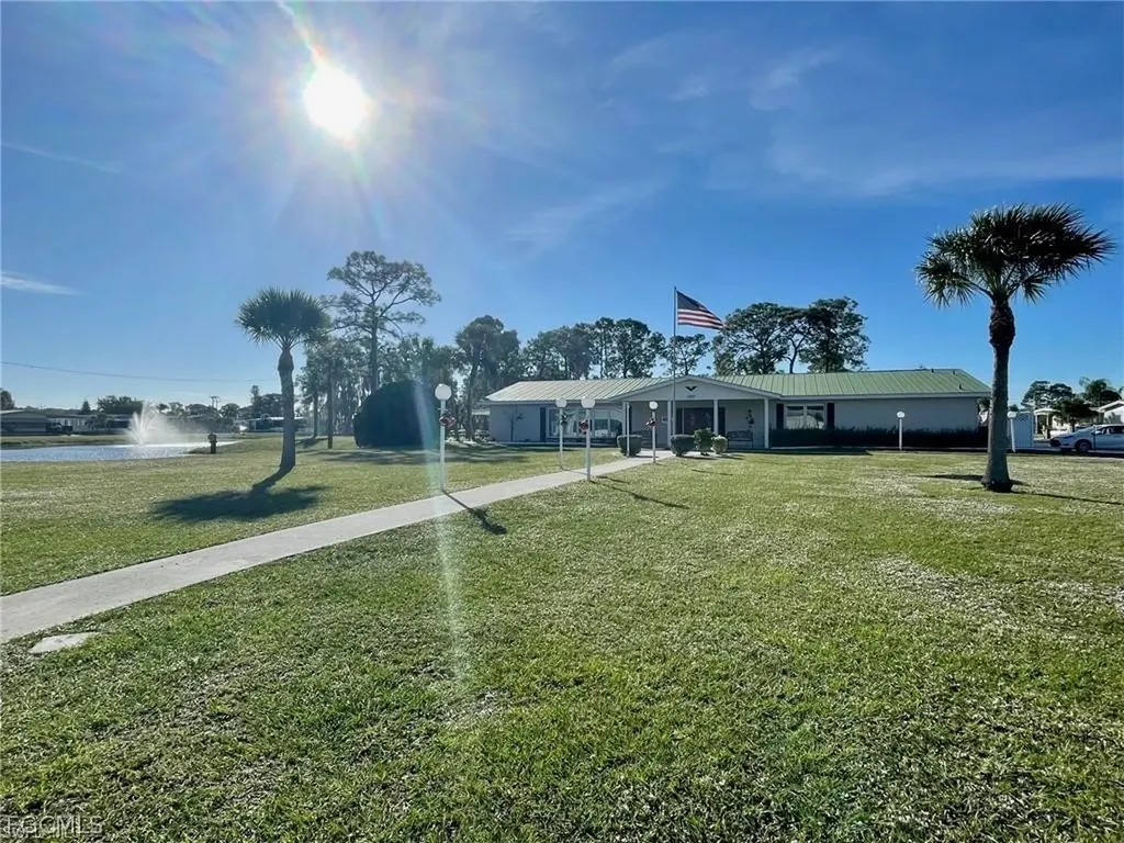 561 Winning Way North Fort Myers FL 33917