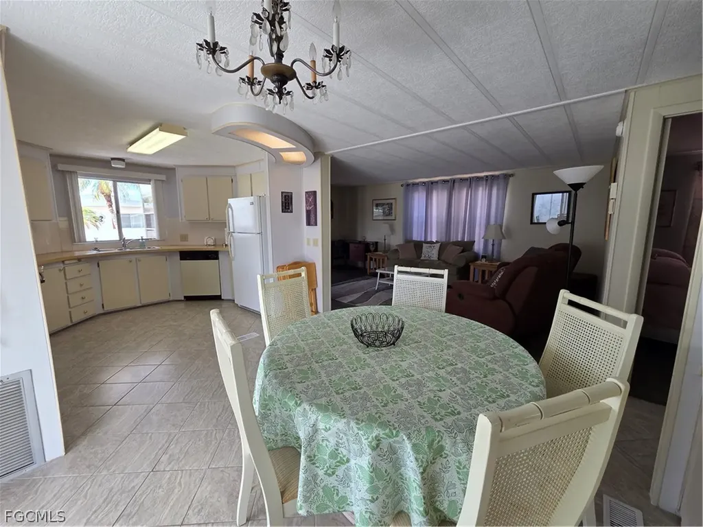 561 Winning Way North Fort Myers FL 33917
