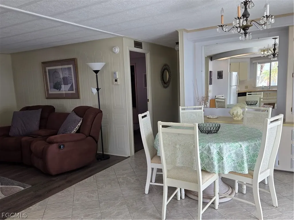561 Winning Way North Fort Myers FL 33917