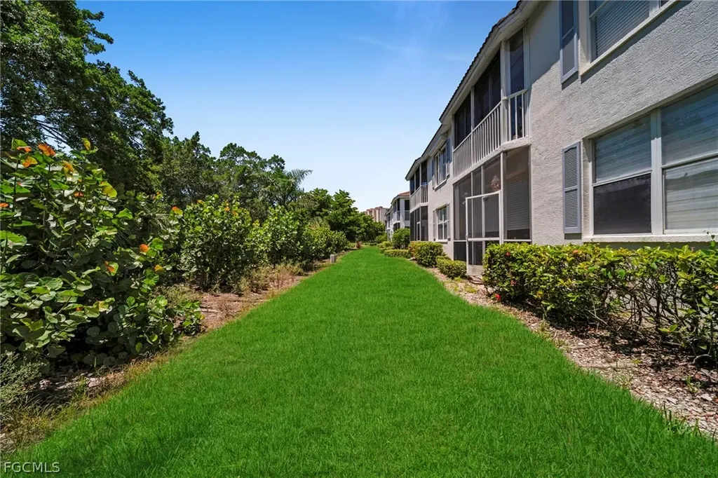 1024 Mainsail Drive Naples FL 34114