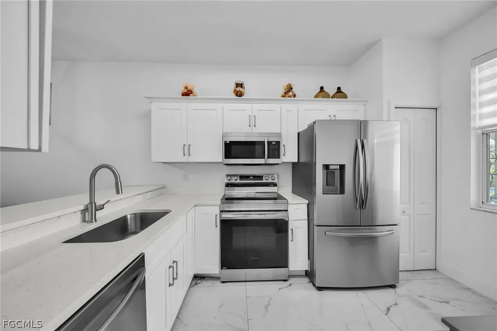 1024 Mainsail Drive Naples FL 34114