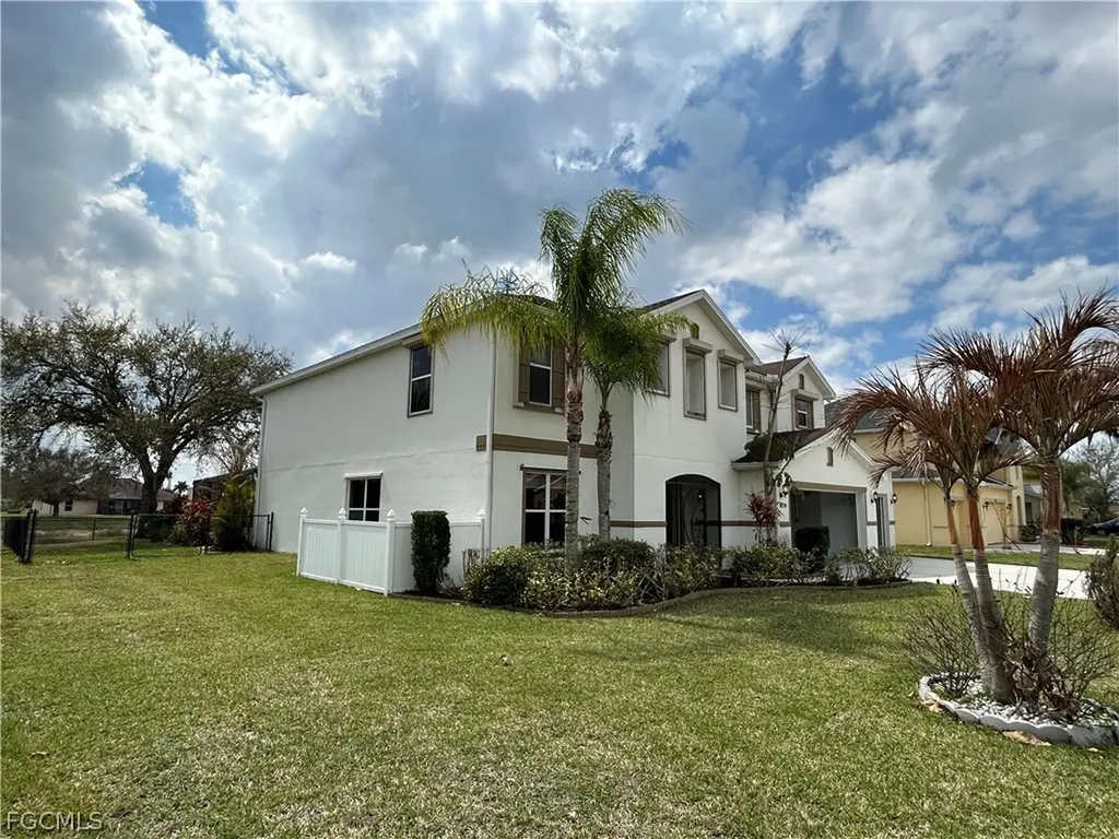18270 Pine Nut Court Lehigh Acres FL 33972
