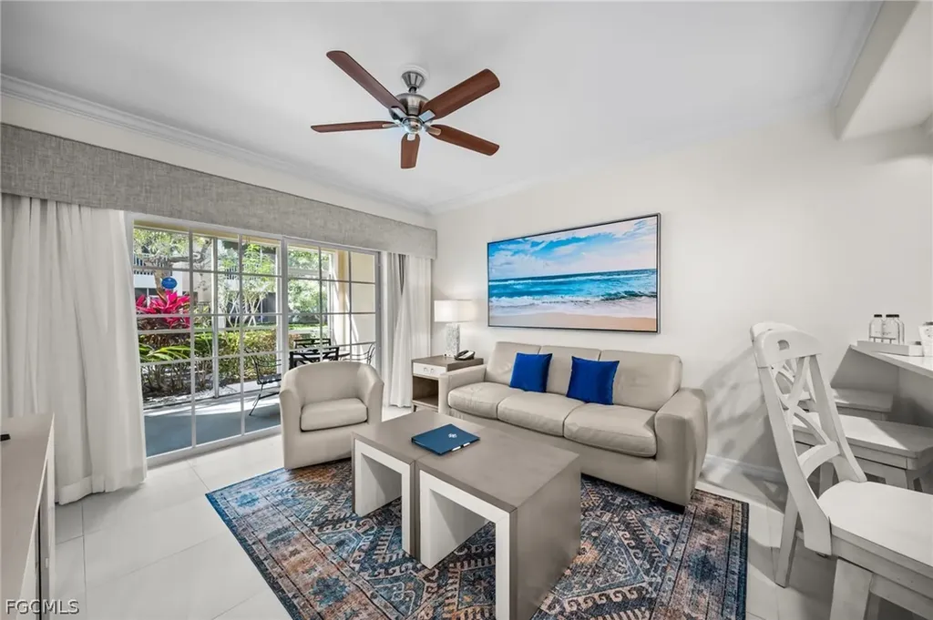 Naples FL, 221 9TH Street S, Unit 127