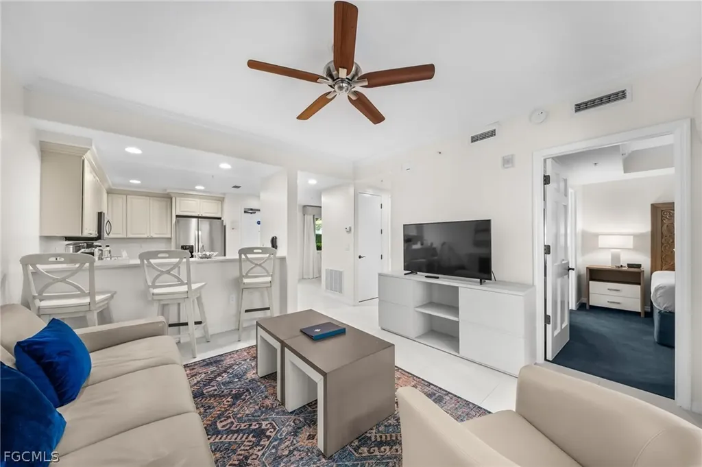 221 9th Street S Naples FL 34102