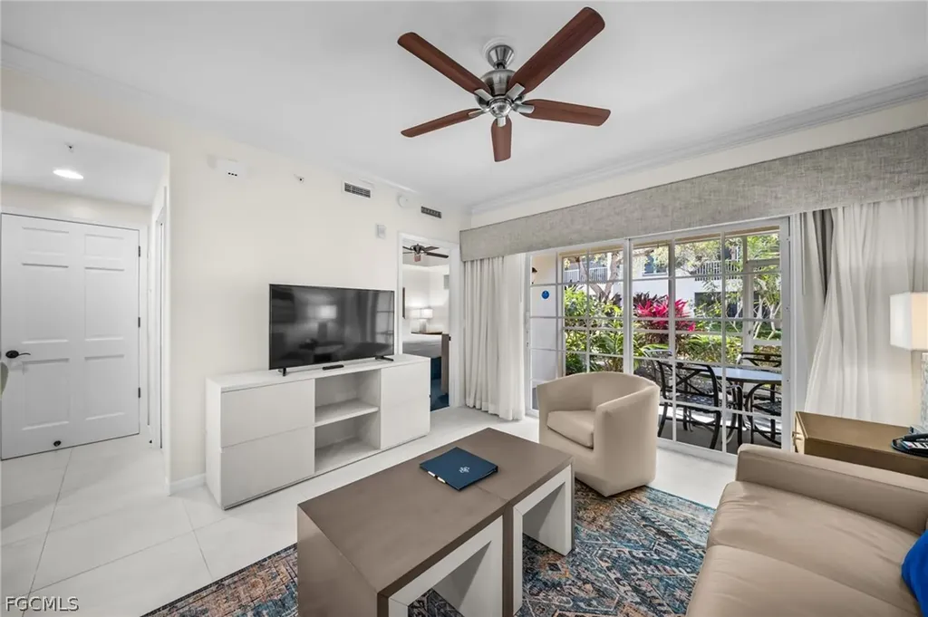221 9th Street S Naples FL 34102