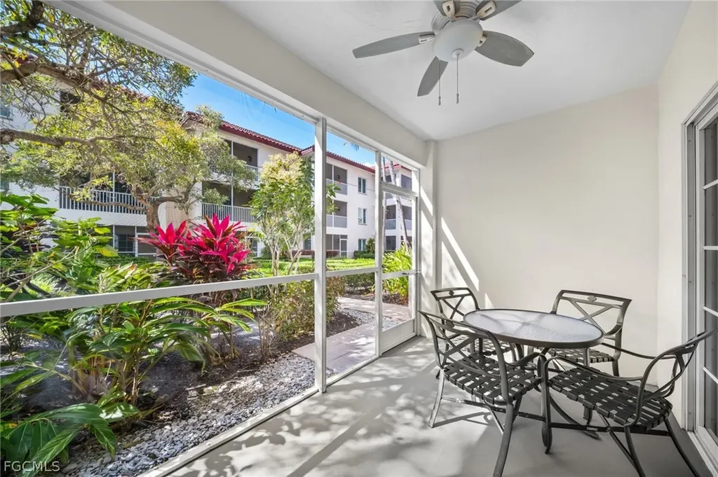 221 9th Street S Naples FL 34102