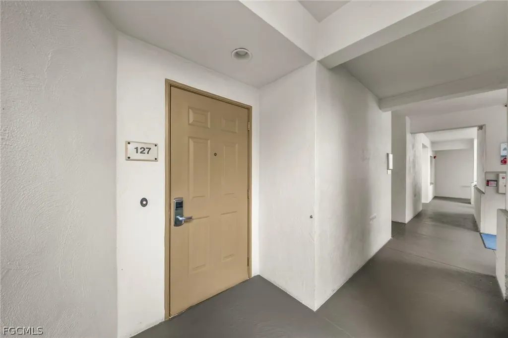 221 9th Street S Naples FL 34102