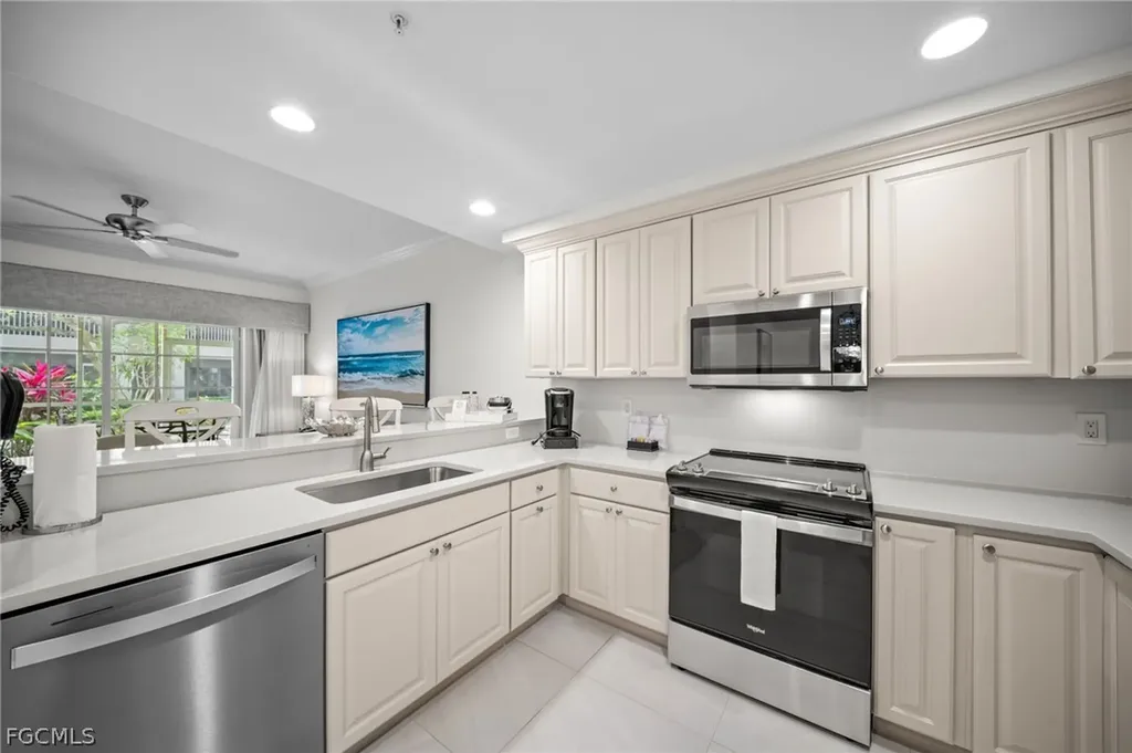 221 9th Street S Naples FL 34102