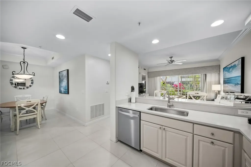 221 9th Street S Naples FL 34102