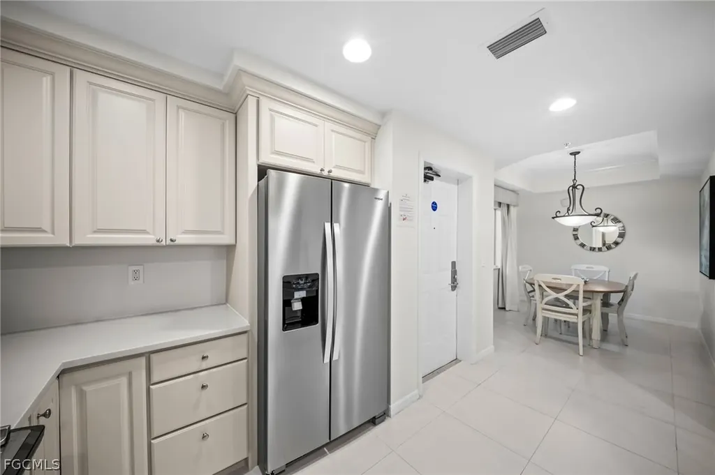 221 9th Street S Naples FL 34102