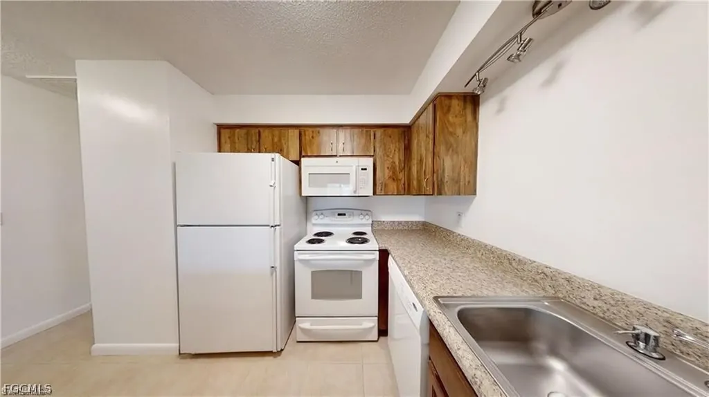 2303 NE 6th Street Cape Coral FL 33909
