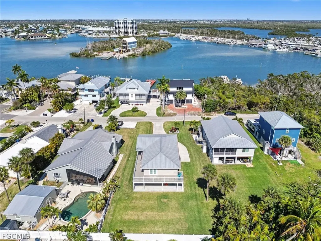 Fort Myers Beach FL, 942 Prescott Street