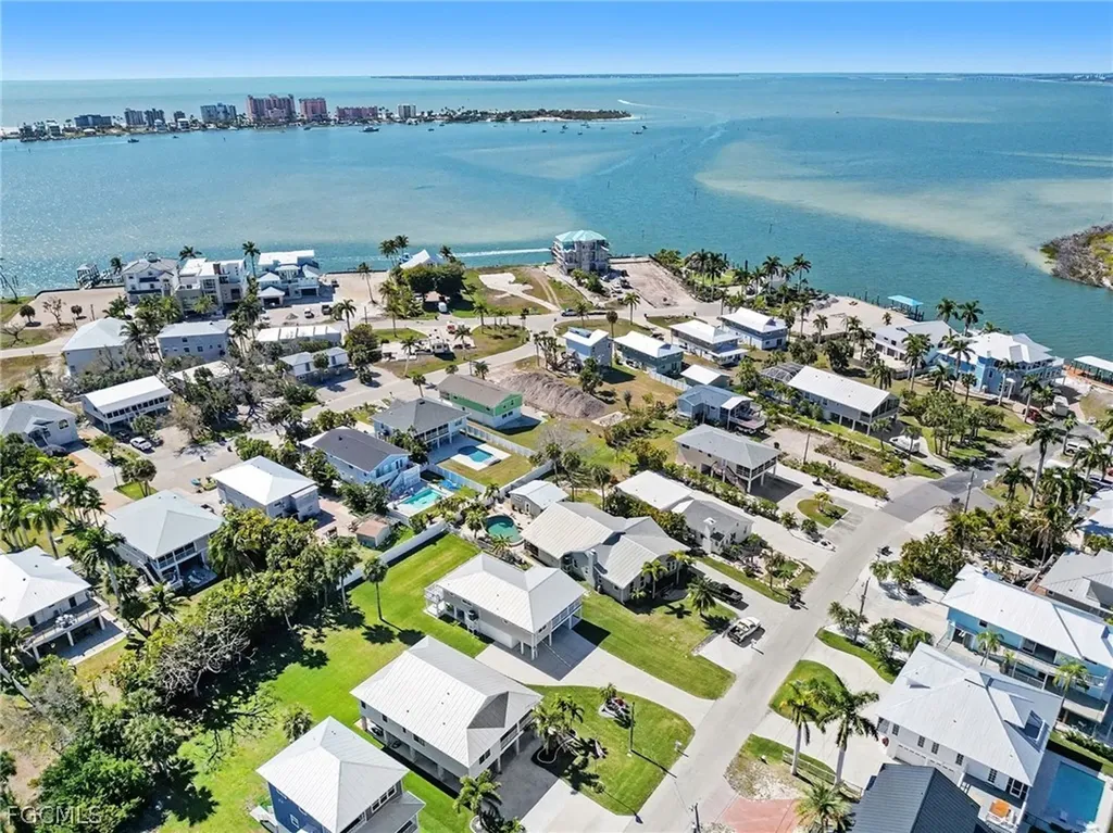 942 Prescott Street Fort Myers Beach FL 33931