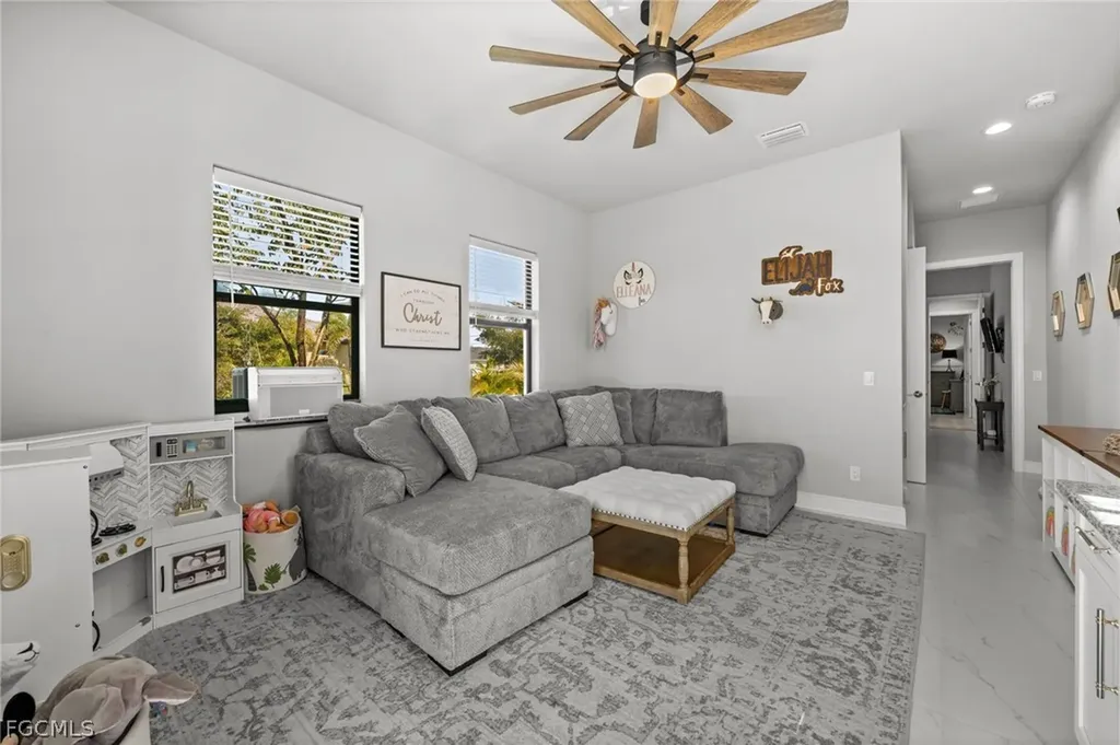 1418 NW 37th Place Cape Coral FL 33993