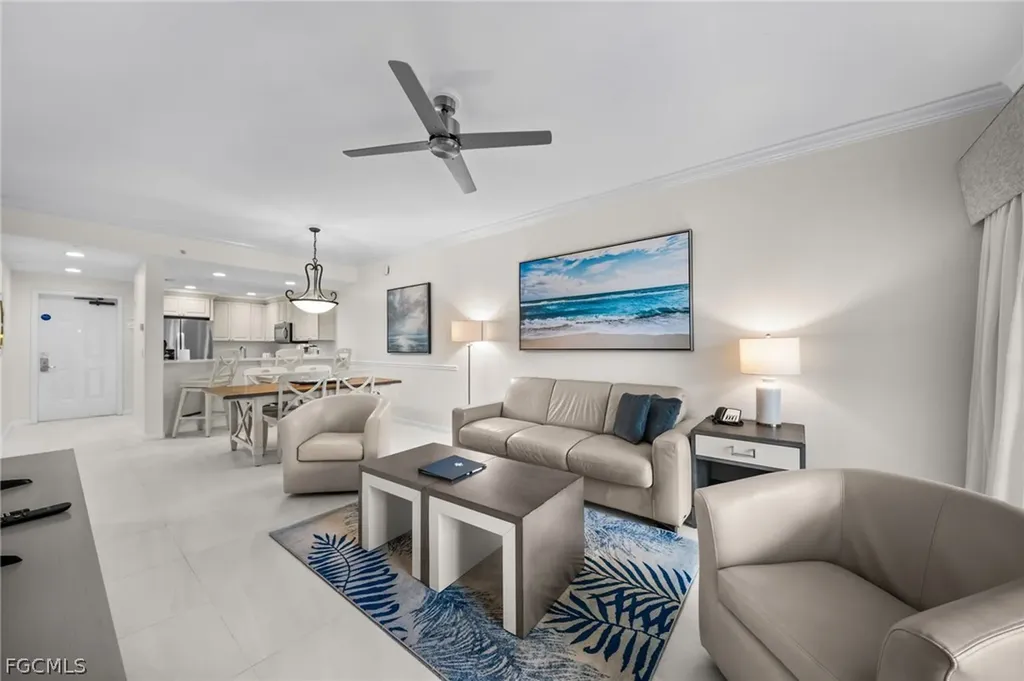 221 9th Street S Naples FL 34102