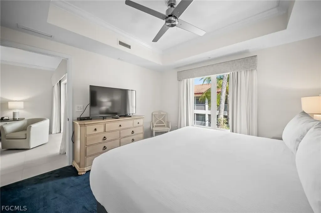 221 9th Street S Naples FL 34102