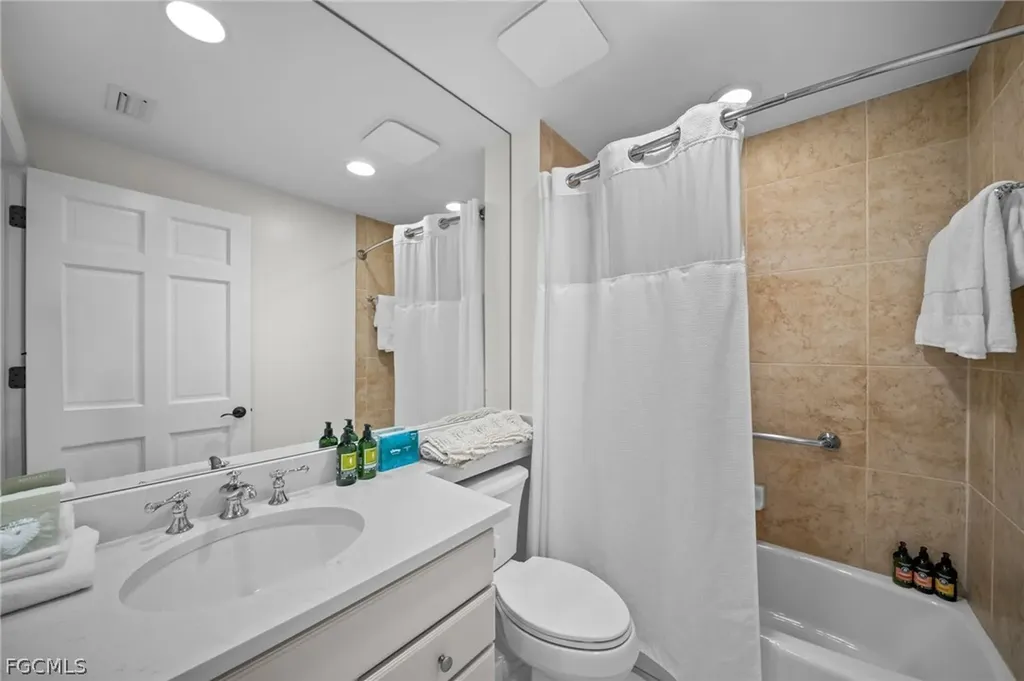 221 9th Street S Naples FL 34102