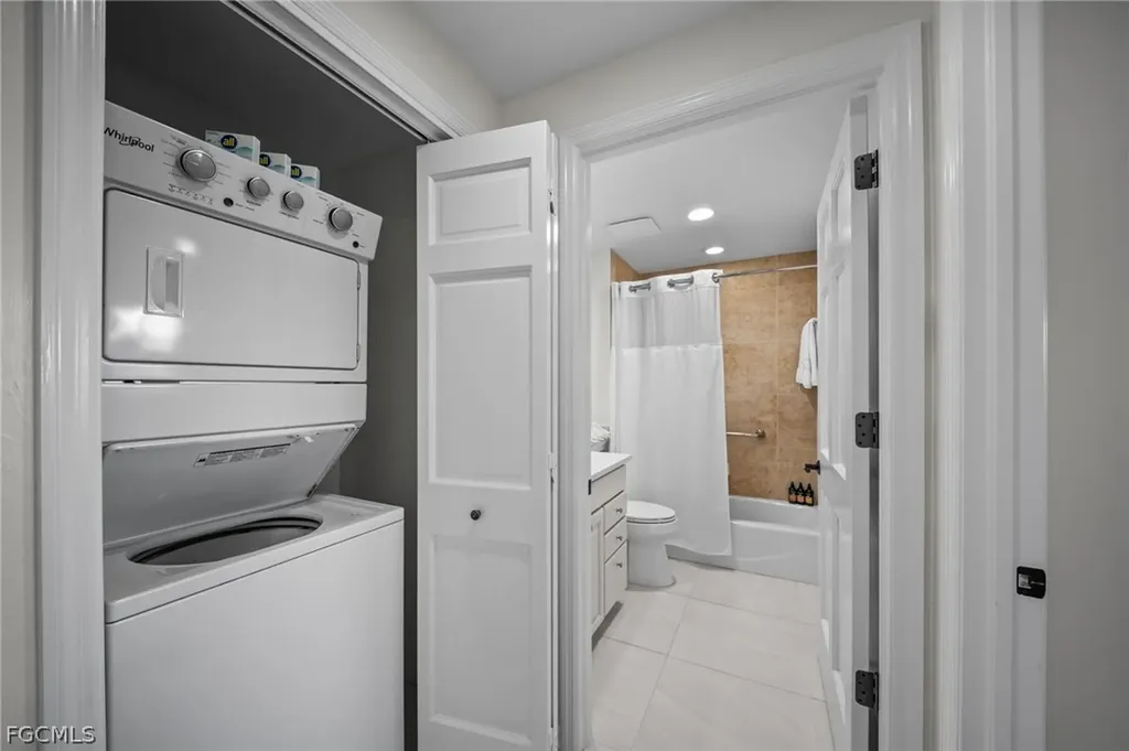 221 9th Street S Naples FL 34102