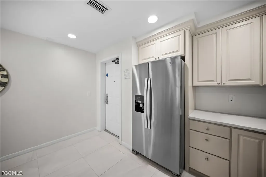 221 9th Street S Naples FL 34102