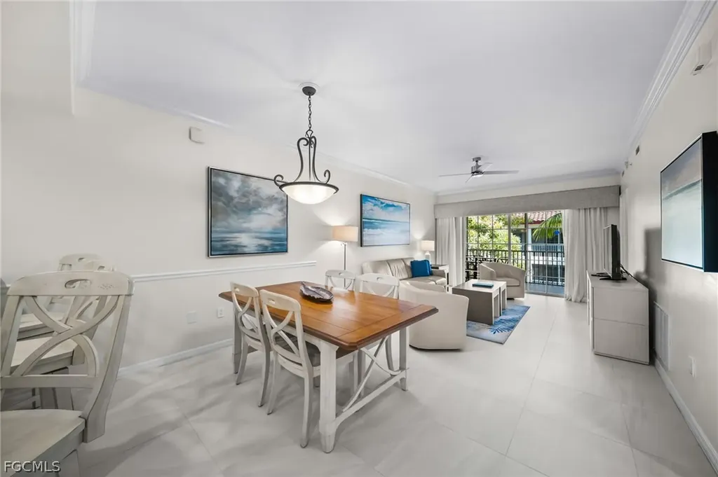 221 9th Street S Naples FL 34102