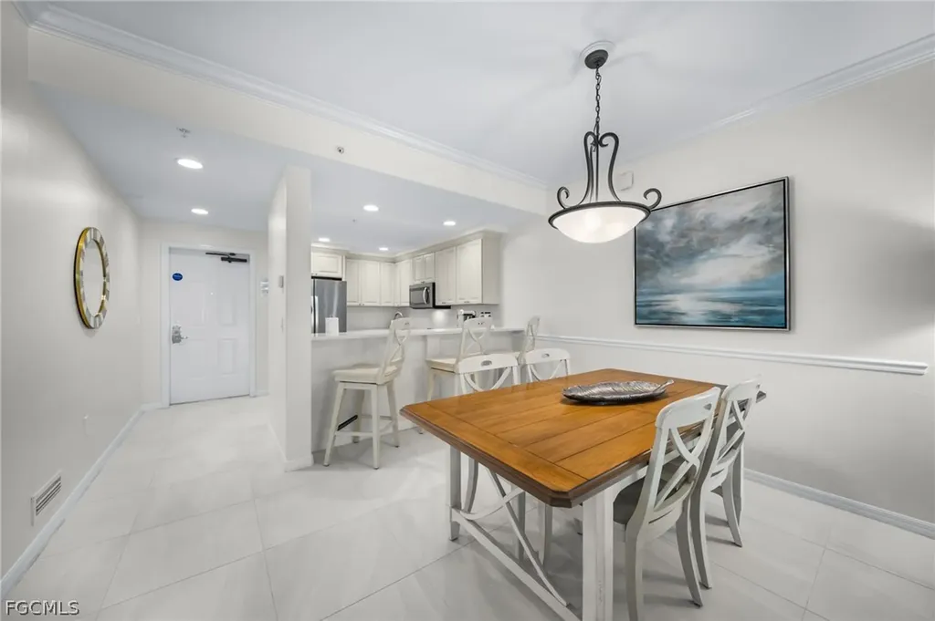 221 9th Street S Naples FL 34102