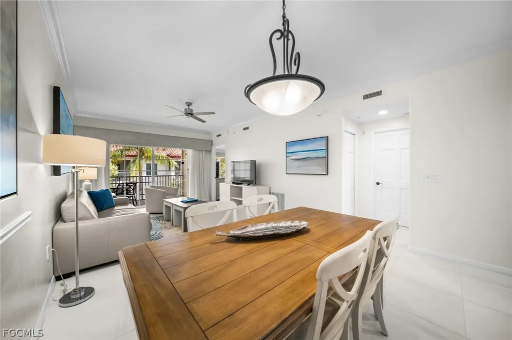 221 9th Street S Naples FL 34102
