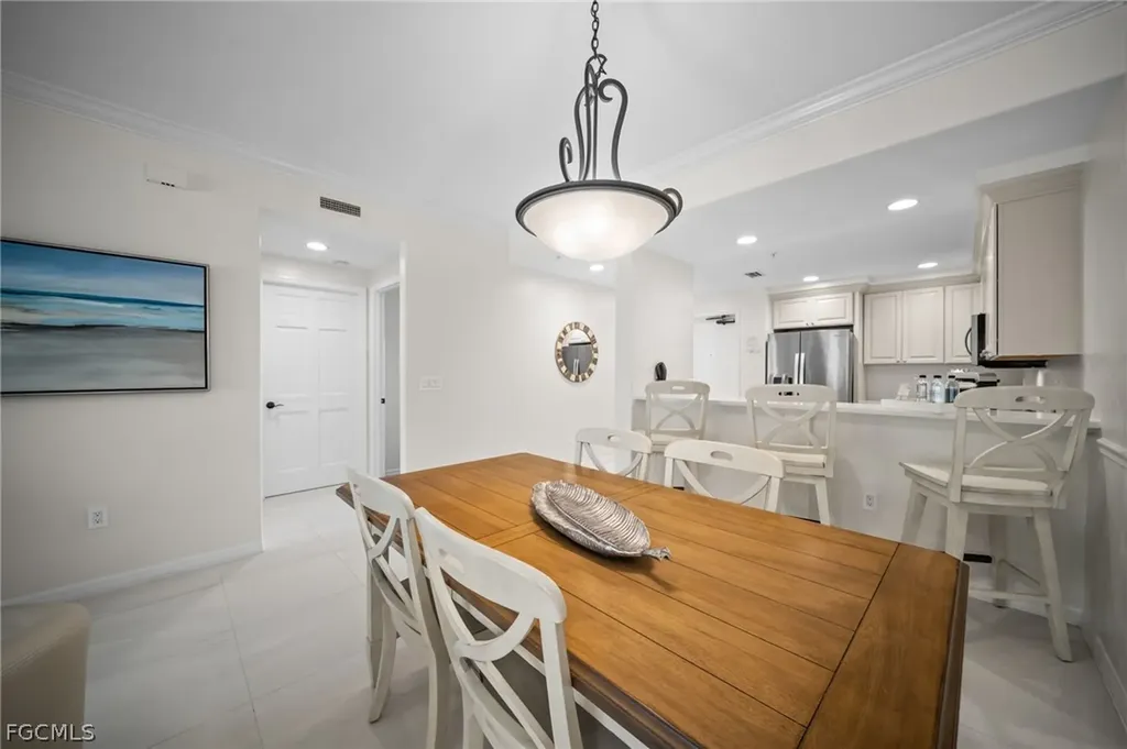 221 9th Street S Naples FL 34102