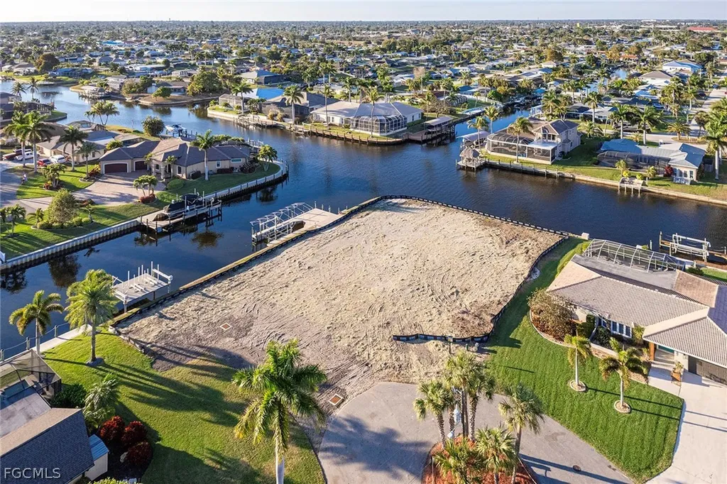 3303 SE 18th Place Cape Coral FL 33904