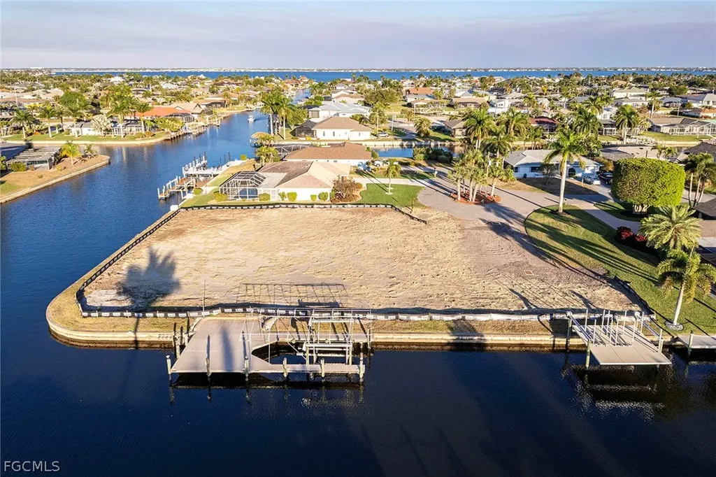 3303 SE 18th Place Cape Coral FL 33904