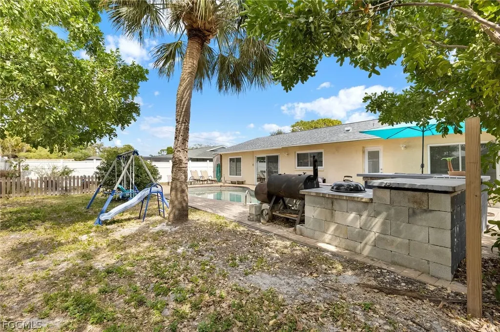 1371 Torreya Circle North Fort Myers FL 33917