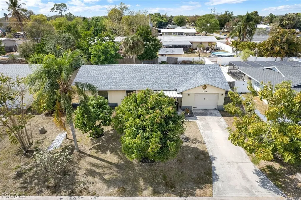 1371 Torreya Circle North Fort Myers FL 33917