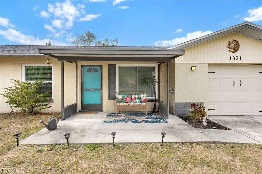 1371 Torreya Circle North Fort Myers FL 33917