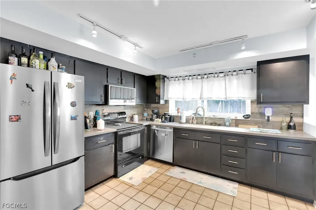 1371 Torreya Circle North Fort Myers FL 33917