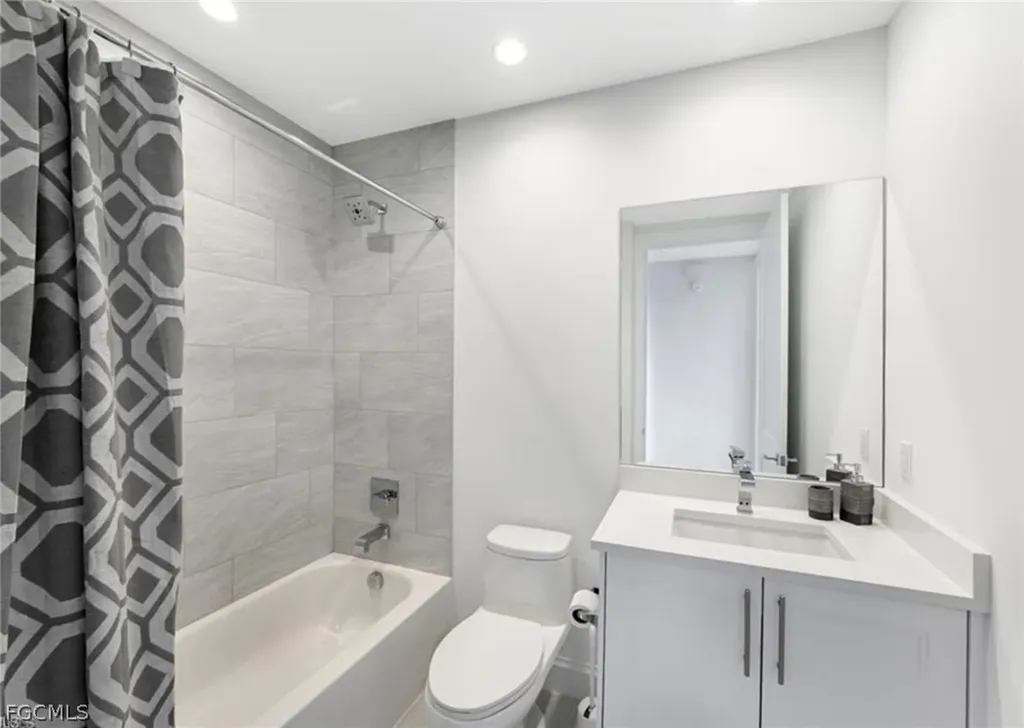 1111 Central Avenue Naples FL 34102