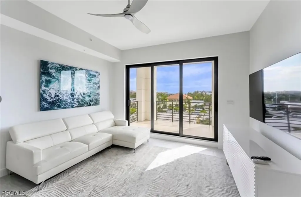 1111 Central Avenue Naples FL 34102