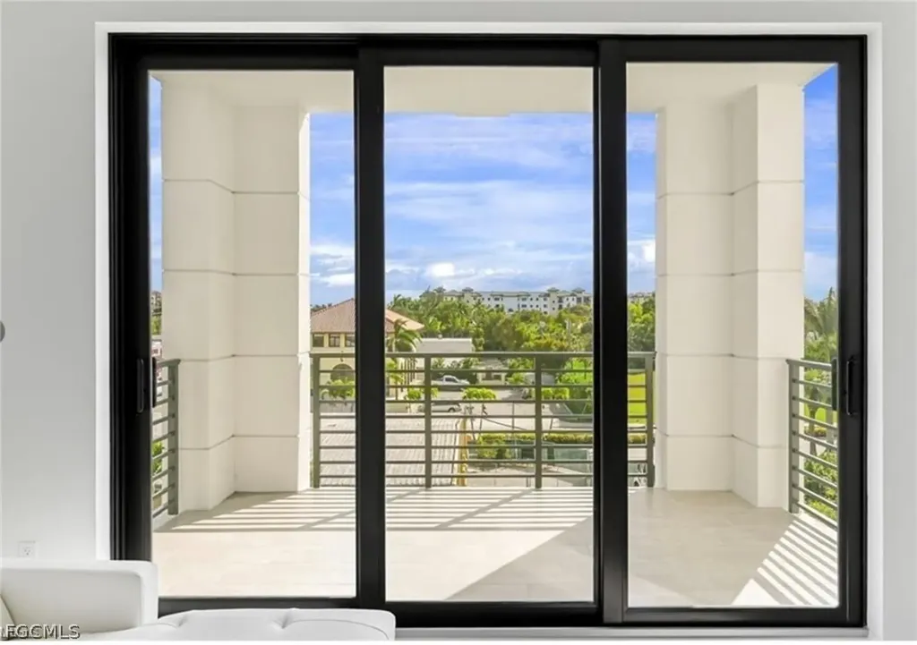 1111 Central Avenue Naples FL 34102