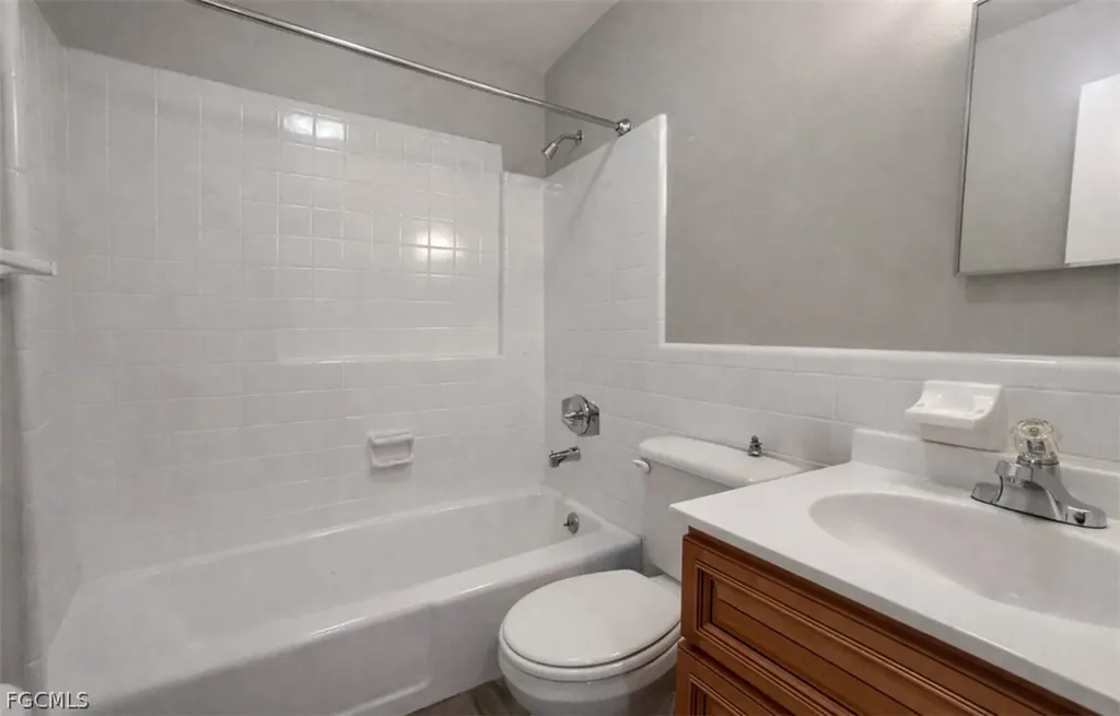 1107 SE 46th Lane Cape Coral FL 33904